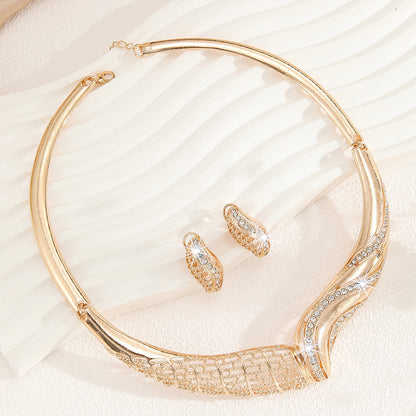 Women’s Moon Jewelry Set – Metal Necklace & Matching Earrings