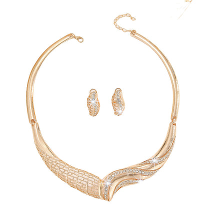 Women’s Moon Jewelry Set – Metal Necklace & Matching Earrings