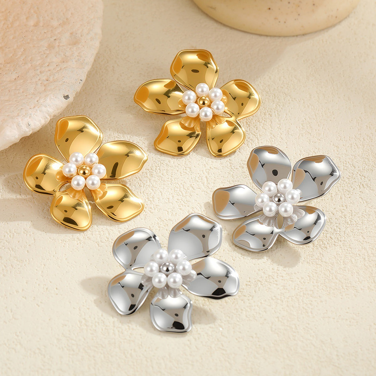 Women's Flower Stringed Pearls Stud Earrings