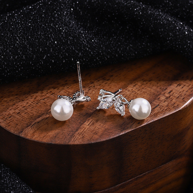 Light Luxury High-grade Rhinestone Butterfly Pearl Earrings