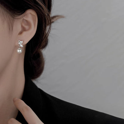 Light Luxury High-grade Rhinestone Butterfly Pearl Earrings