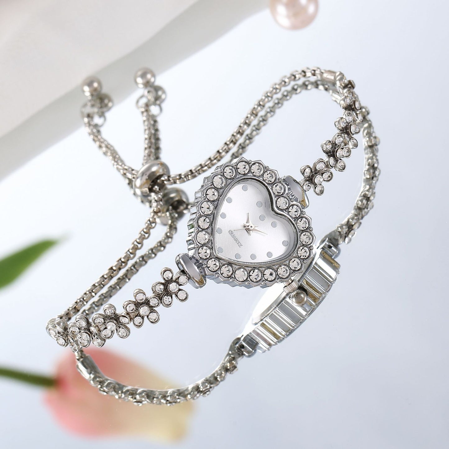 Women Flower Chain Diamond-embedded Love Elegant All-match Watch