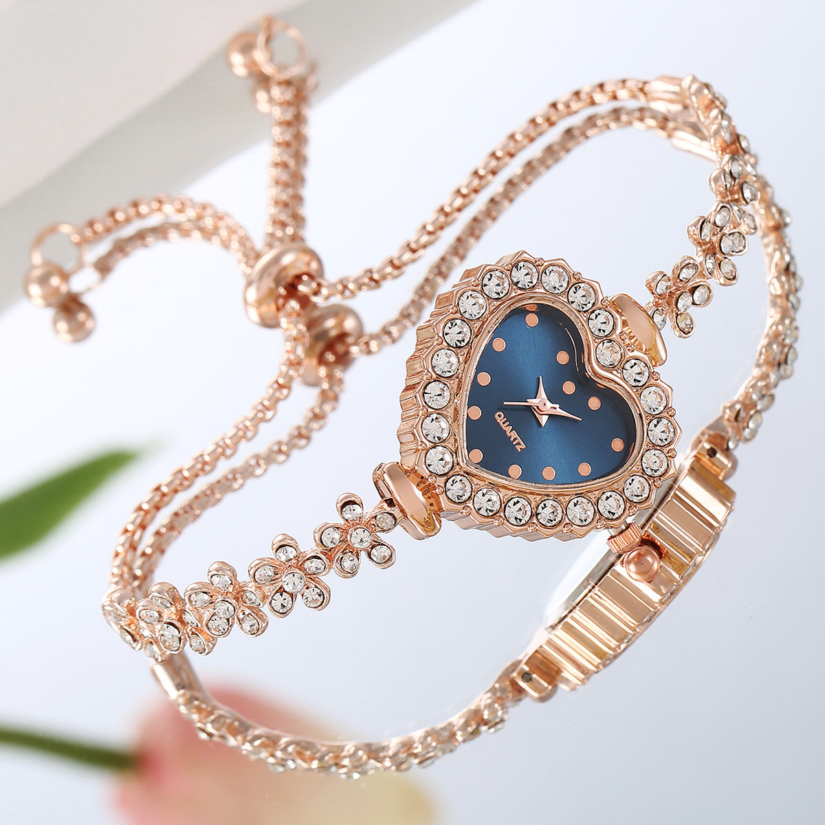 Women Flower Chain Diamond-embedded Love Elegant All-match Watch