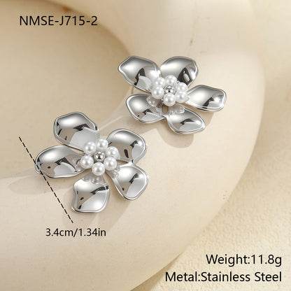 Women's Flower Stringed Pearls Stud Earrings